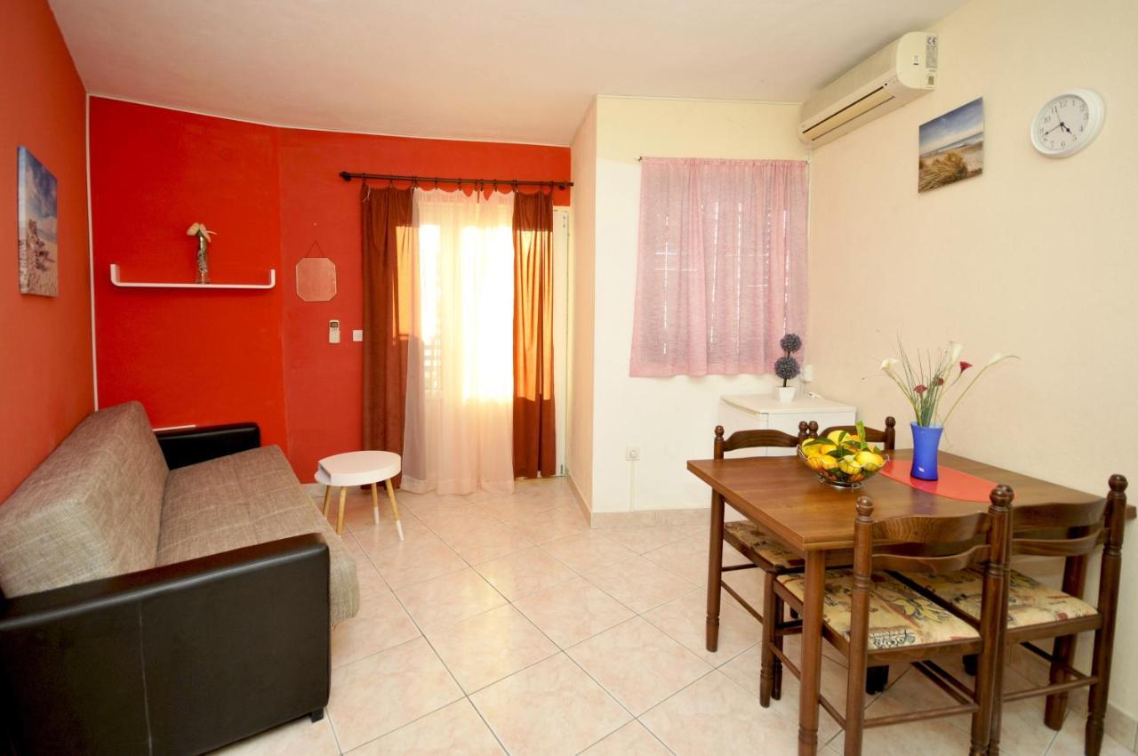 Apartments With A Parking Space Okrug Donji, Ciovo - 13732 Donji Okrug  Exterior foto